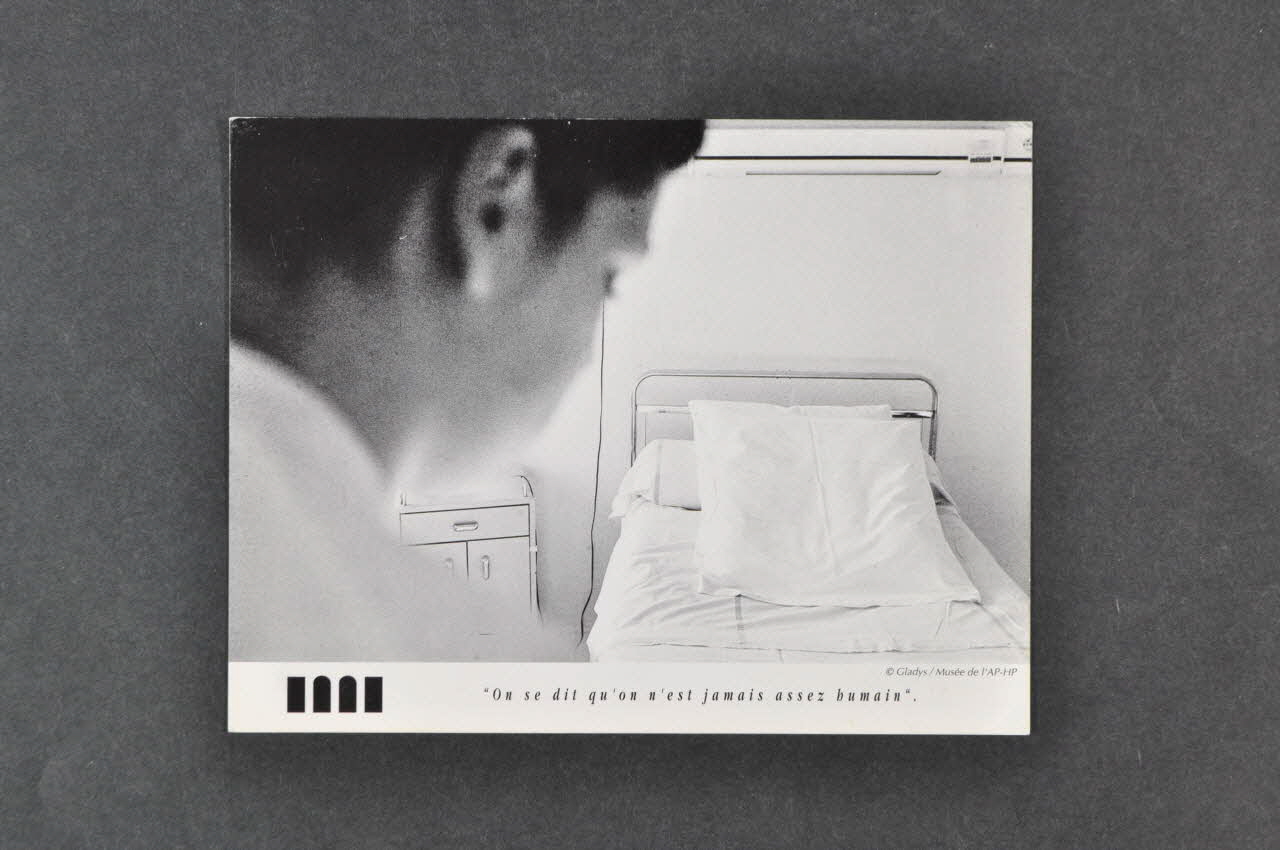 Musée De L'aphp CARTON D'INVITATION exposition "Points de vue. les soignants au coeur des années sida" (photo de Gladys) France 1993 2003.125.574 Photo Mucem