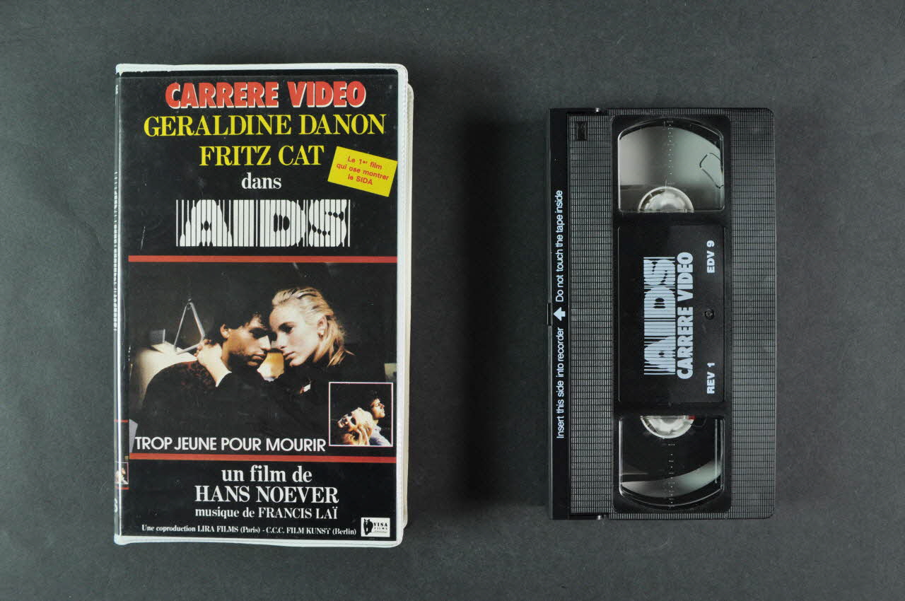 Lira Films Paris, Film Kunst Berlin cassette vidéo "AIDS. Trop jeune pour mourir" Allemagne 1980/10 2005.196.1.1-2 Photo Mucem
