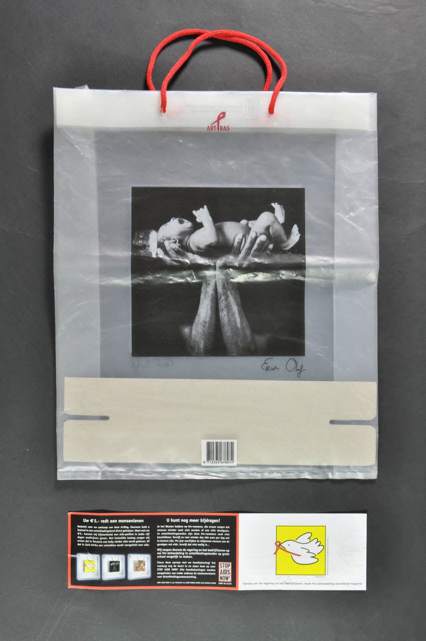 Campagne : Stop Aids Now sac Art Bag signé Erwin Olaf Pays-Bas 2004 2004.207.187.1-3 Photo Mucem