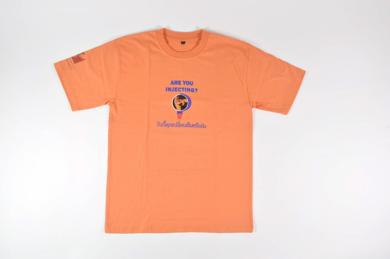 Raks Thai Foundation tee-shirt "Are you injecting ??" International 2004 2004.207.200 Photo Mucem