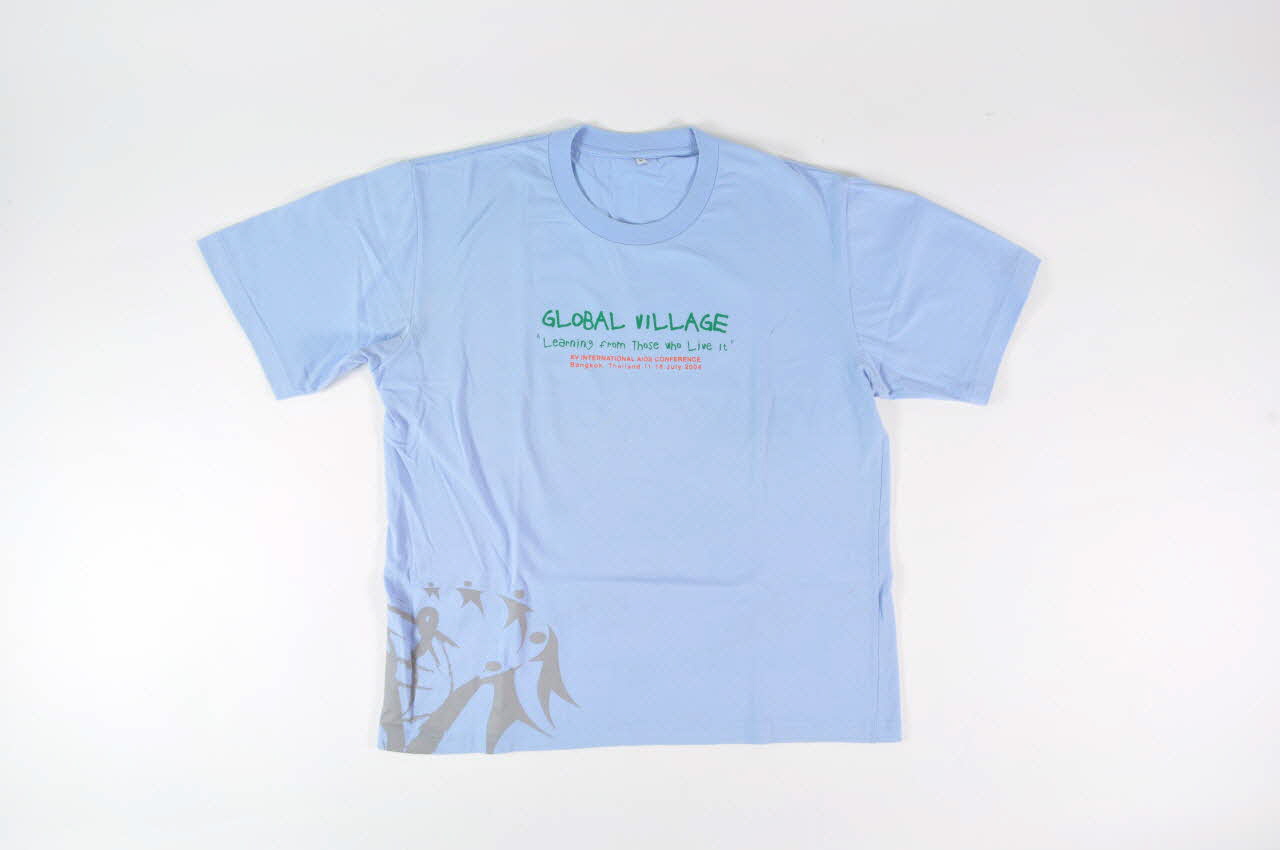 Xv° Conférence Internationale Du Sida - Global tee-shirt "Global Village. Learning from those who live it" (Apprendre de ceux qui le vivent) International 2004 2004.207.202 Photo Mucem
