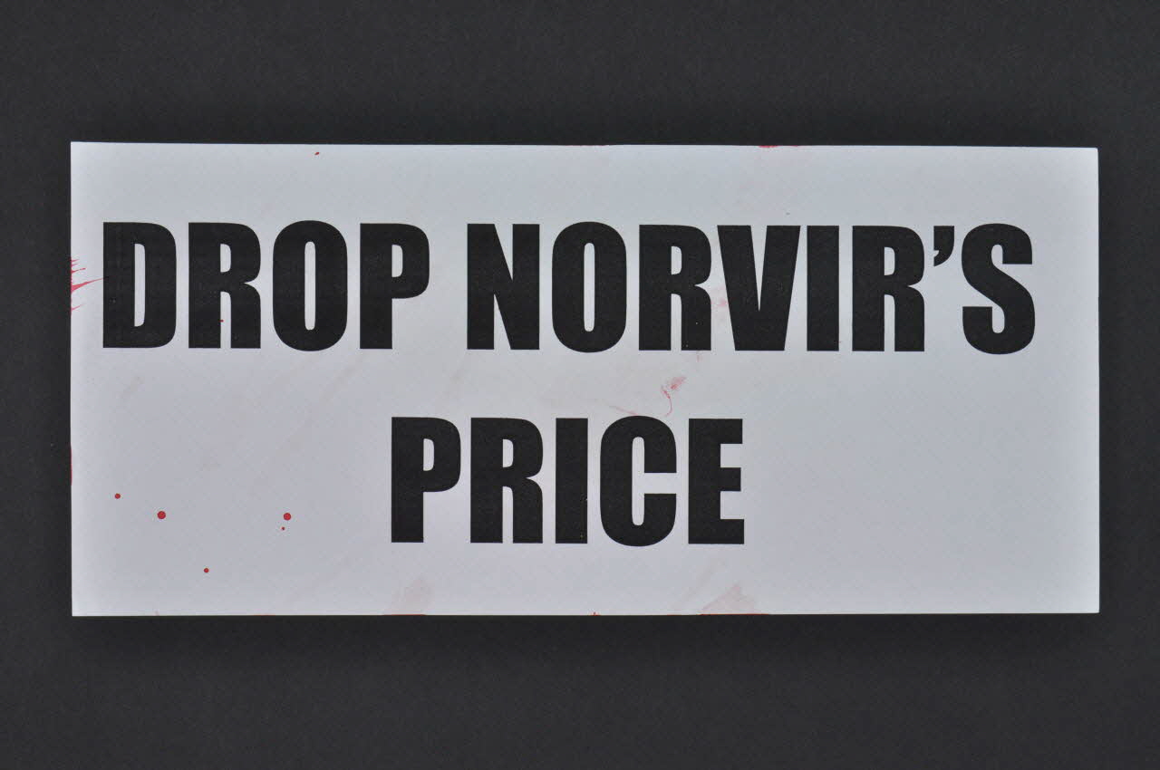 Act Up-Paris Et Autres Associations tract "Drop Norvir's price" (Faites tomber les prix de Norvir) International 2004/7 2004.207.221 Photo Mucem