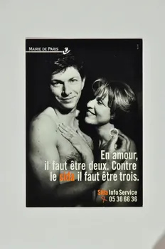 carte postale "En amour il faut être deux. Contre le sida il faut être trois" (homme et femme) 2003.125.611 Photo Mucem