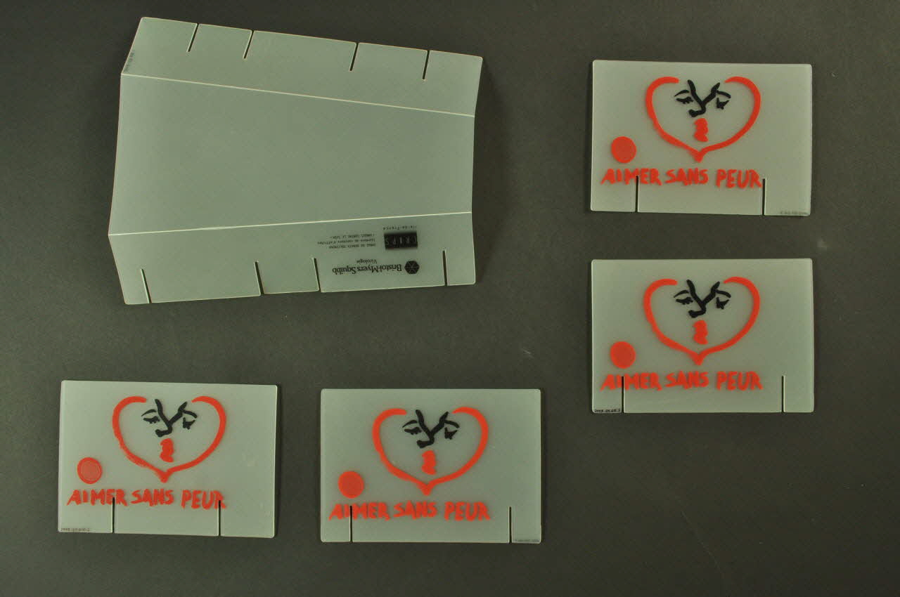 présentoir "Aimer sans peur" 2003.125.616.1-5 Photo Mucem