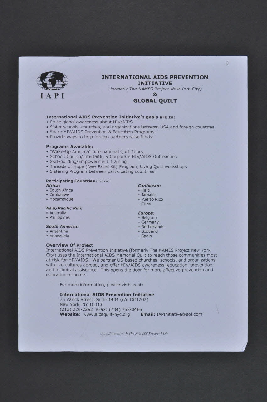 International Aids Prevention Initiative  (Iapi) tract "International AIDS Prevention Initiative and Global Quilt" (Initiative internationale pour la prévention du sida et Quilt global) International 2004/7 2004.207.227 Photo Mucem