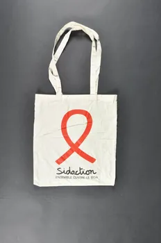 Sidaction - Ensemble Contre Le Sida Sac en tissu "Sidaction. Ensemble contre le sida" France 2005 2005.197.34 Photo Mucem
