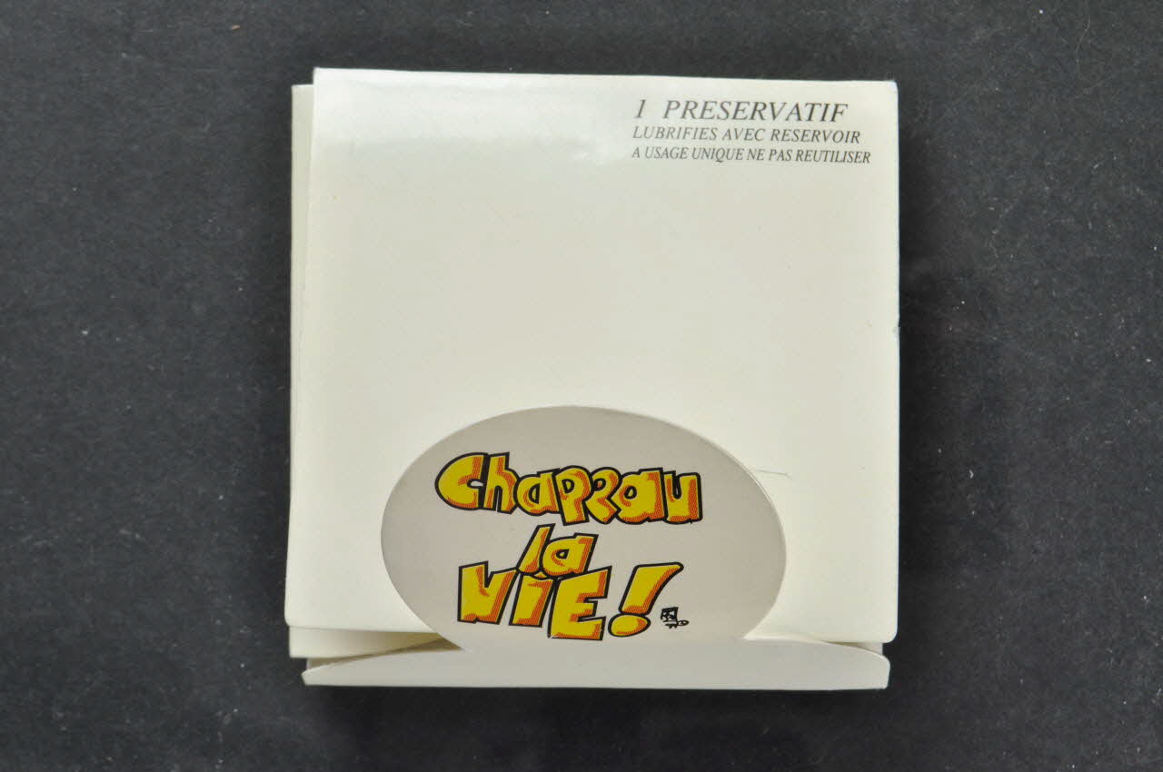 Aspelia Emballage de préservatif "Chapeau la Vie !" France 1999 2003.125.627.1-3 Photo Mucem