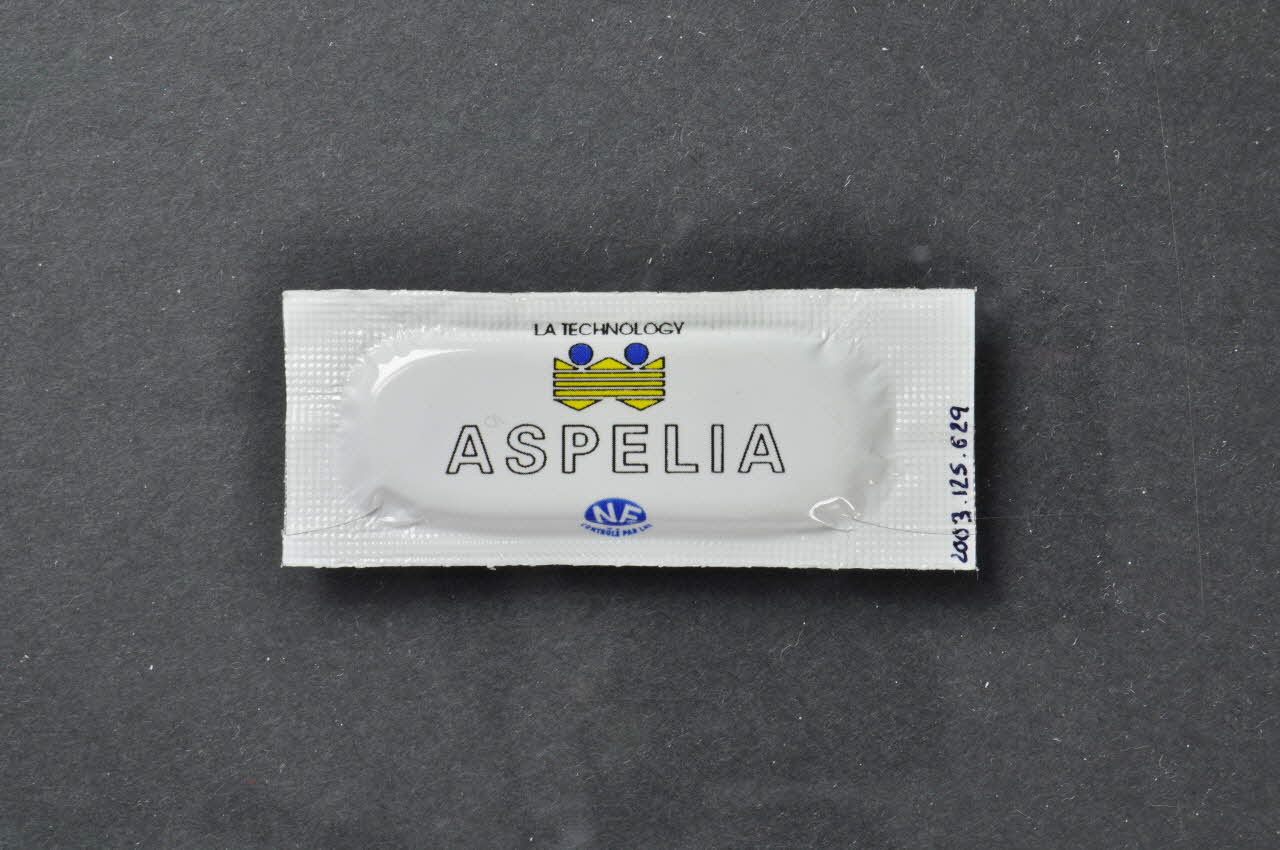 Aspelia Préservatif "Aspelia " France 1999 2003.125.629 Photo Mucem