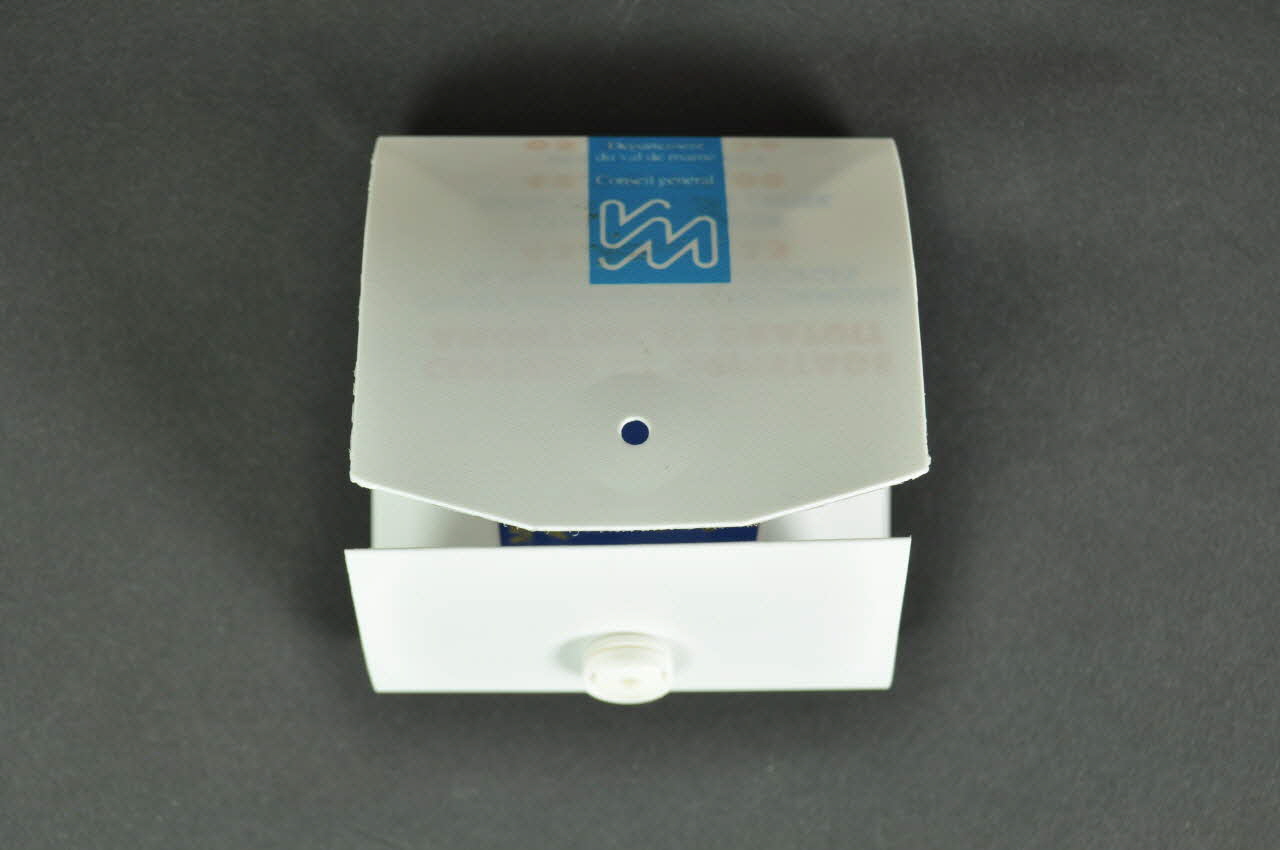 Département du Val De Marne / Conseil Général Emballage de préservatif "Si t'y penses, c'est dans la poche " France 1998 2003.125.650.1-2 Photo Mucem