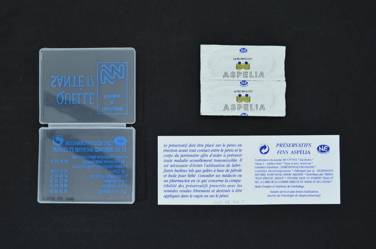 Conseil Général Du Val De Marne Emballage de préservatif "Quelle Santé?" France 1998 2003.125.643.1-3  Photo Mucem