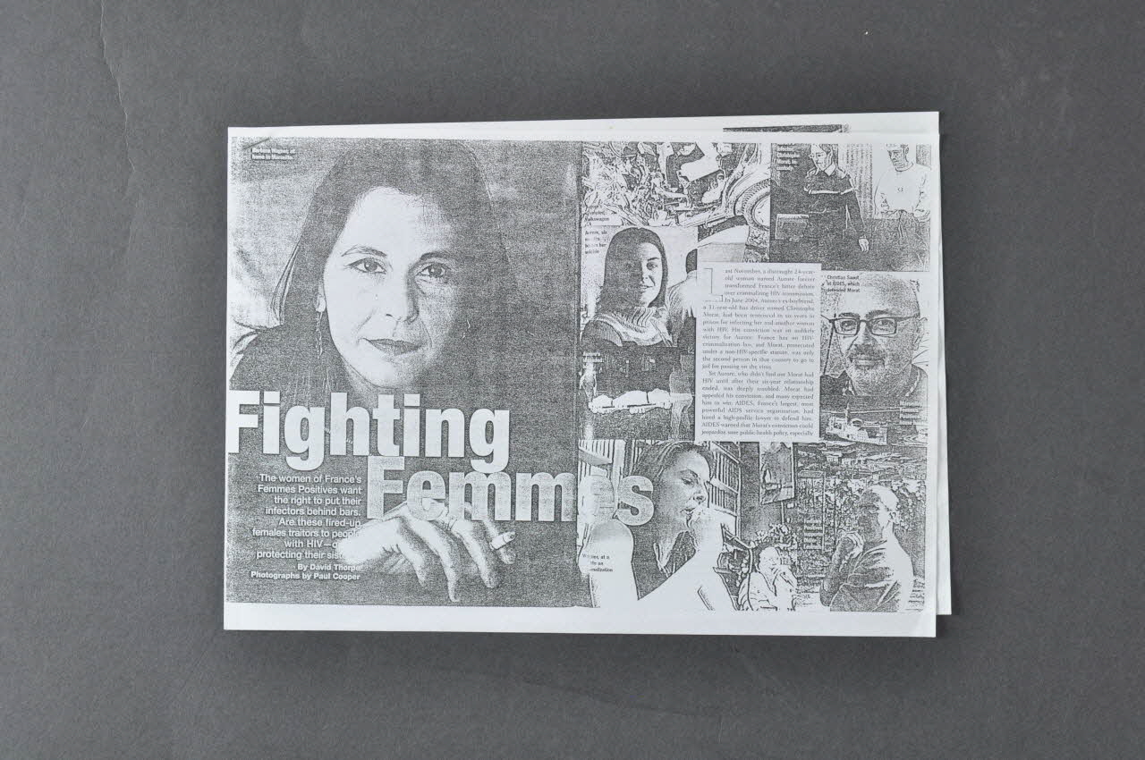 Poz Coupure de presse "Fighting Femmes" (Femmes combattantes) France 2005/6 2005.197.73 Photo Mucem