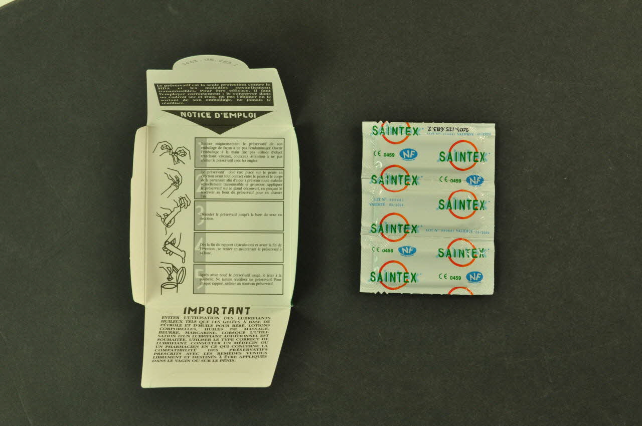 Estipharm, Saintex Emballage de préservatif "Saintex jeune" France 2004 2003.125.683.1-2 Photo Mucem