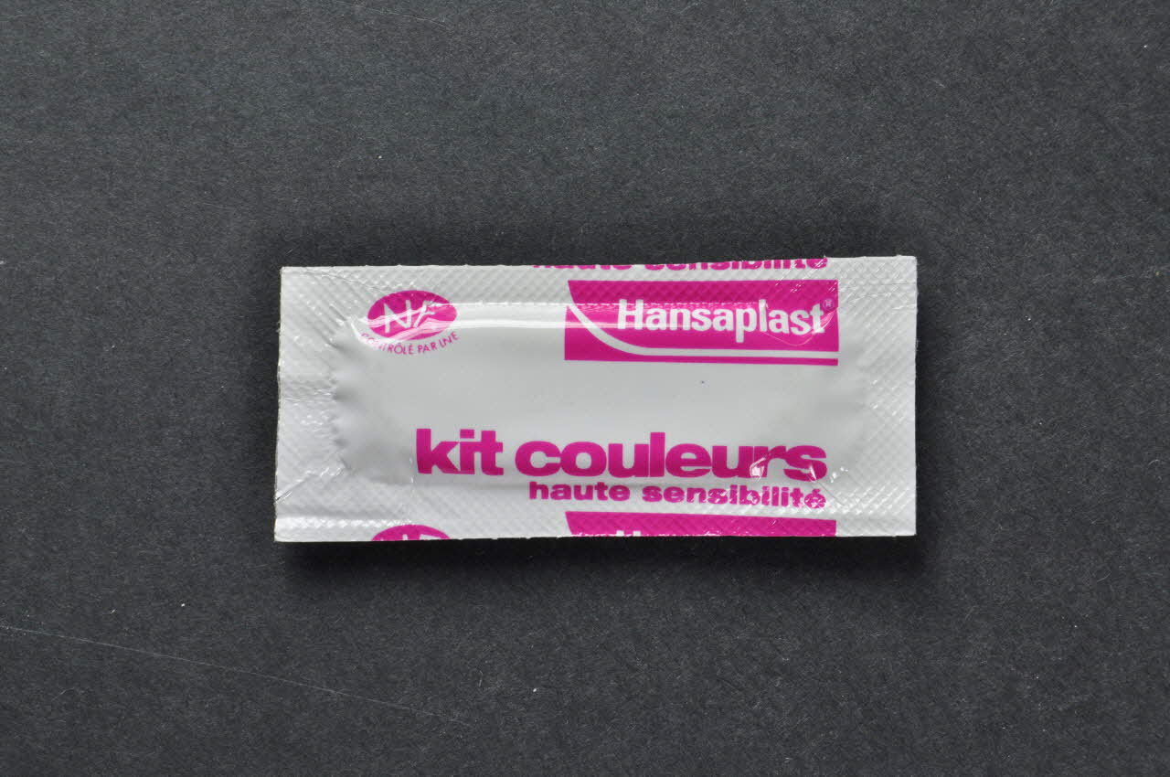 Hansaplast Préservatif "Hansaplast Kit couleurs" (rose) France 1999 2003.125.695 Photo Mucem