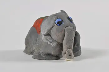 figurine de crèche Eléphant Pologne 2004 2005.210.29  Photo Mucem