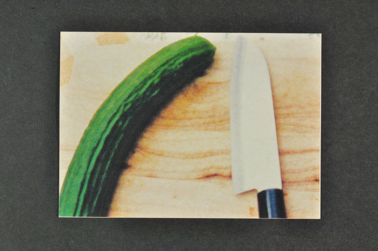 carte postale Bruk Kondom (couteau et concombre) (Mettez le préservatif???) 2004.208.2 Photo Mucem