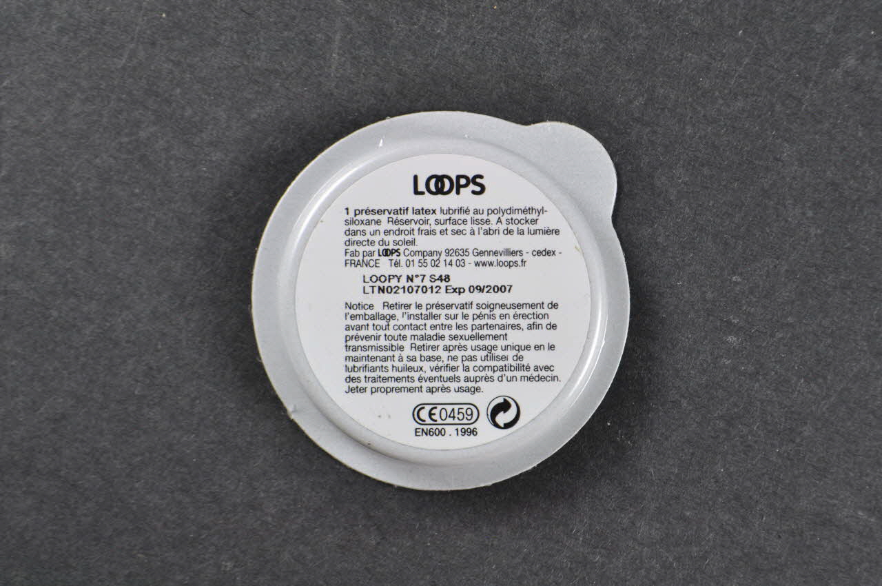 Loops Préservatif Fleur France 2007 2003.125.762 Photo Mucem