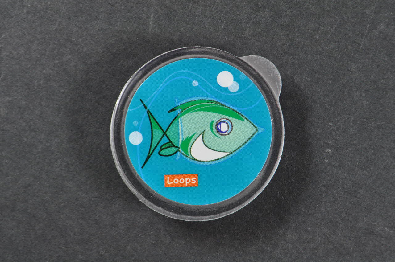 Loops Etui de préservatif et gel La mer 3. Poisson France 2007 2003.125.766 Photo Mucem