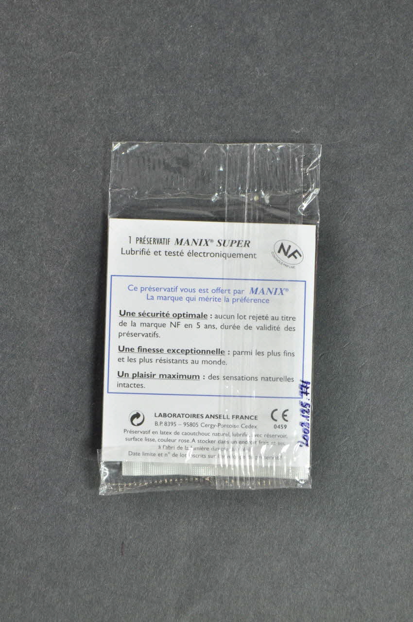 Manix; Préservatif "Manix 002 : Moins de latex, plus de sexe" France 2002 2003.125.771 Photo Mucem