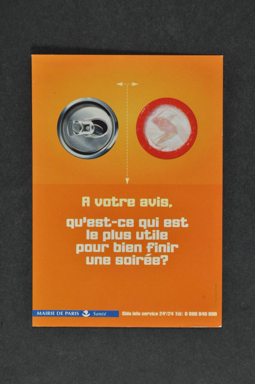 carte postale "A votre avis, qu'est-ce qui est le plus utile pour bien finir une soirée ?" 2003.125.775 Photo Mucem