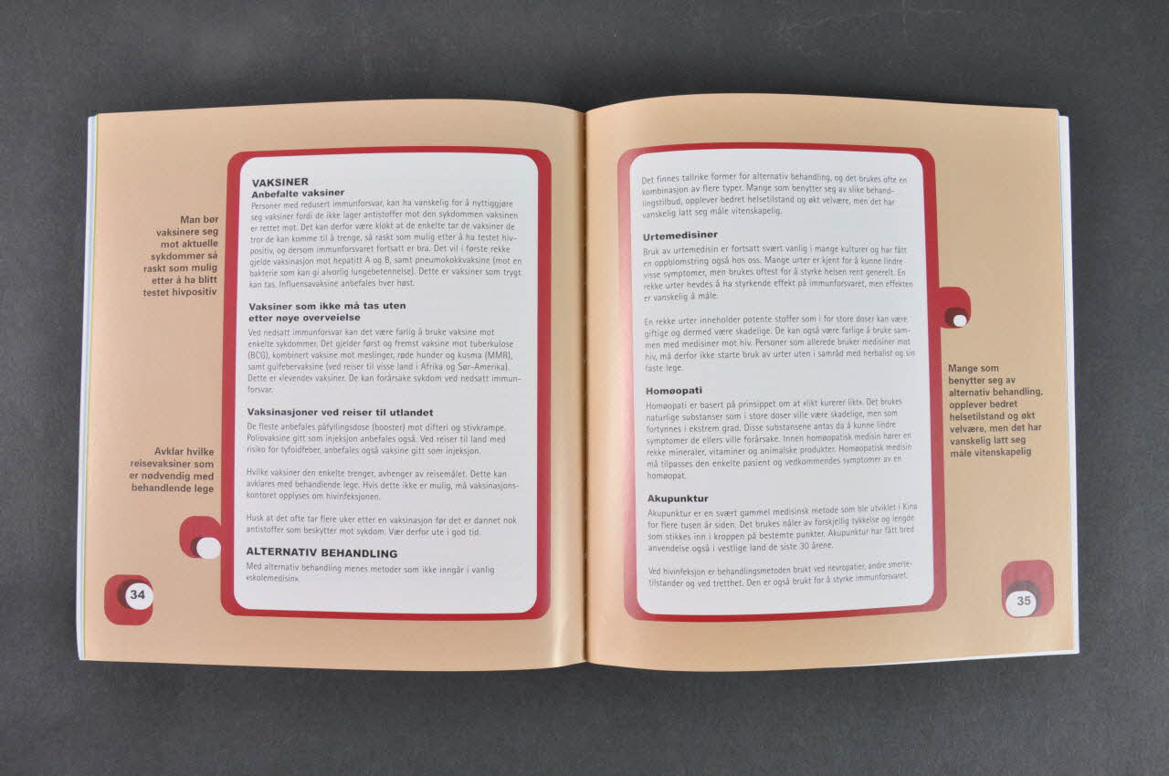 BROCHURE "Om hivinfeksjon" (Sur l'infection par le VIH) 2004.208.28 Photo Mucem