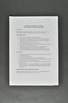 Association Pluss, Norvège Rapport "The policy and the objectives of Pluss. The Norwegian Association Against AIDS" (La politique et les objectifs de Pluss. L'association norvégienne contre le sida) Norvège 2004 2004.208.35 Photo Mucem