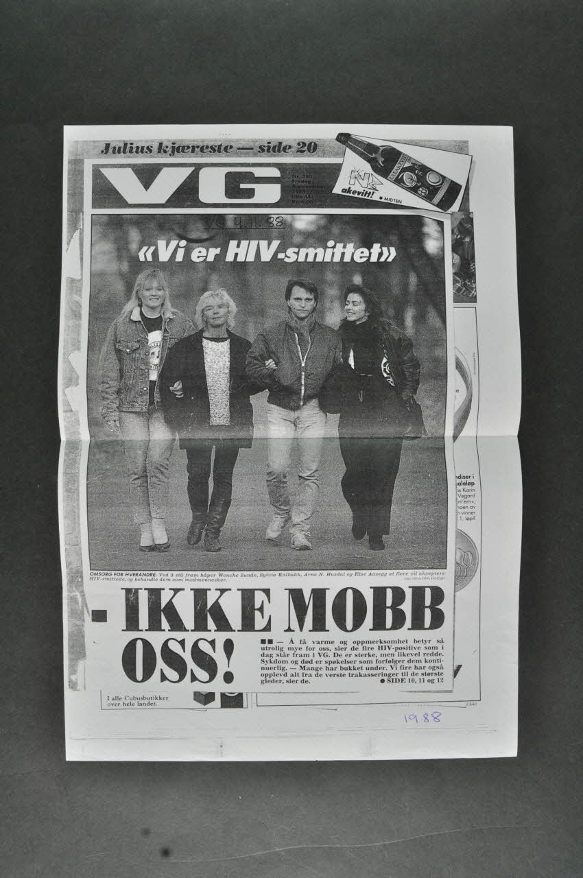 Pluss, Journal Vg PAGE DE JOURNAL Photo : Action against discrimination, 1988, avec Harne Husdal (Action contre la discril Norvège 1988/11/4 2004.208.36  Photo Mucem