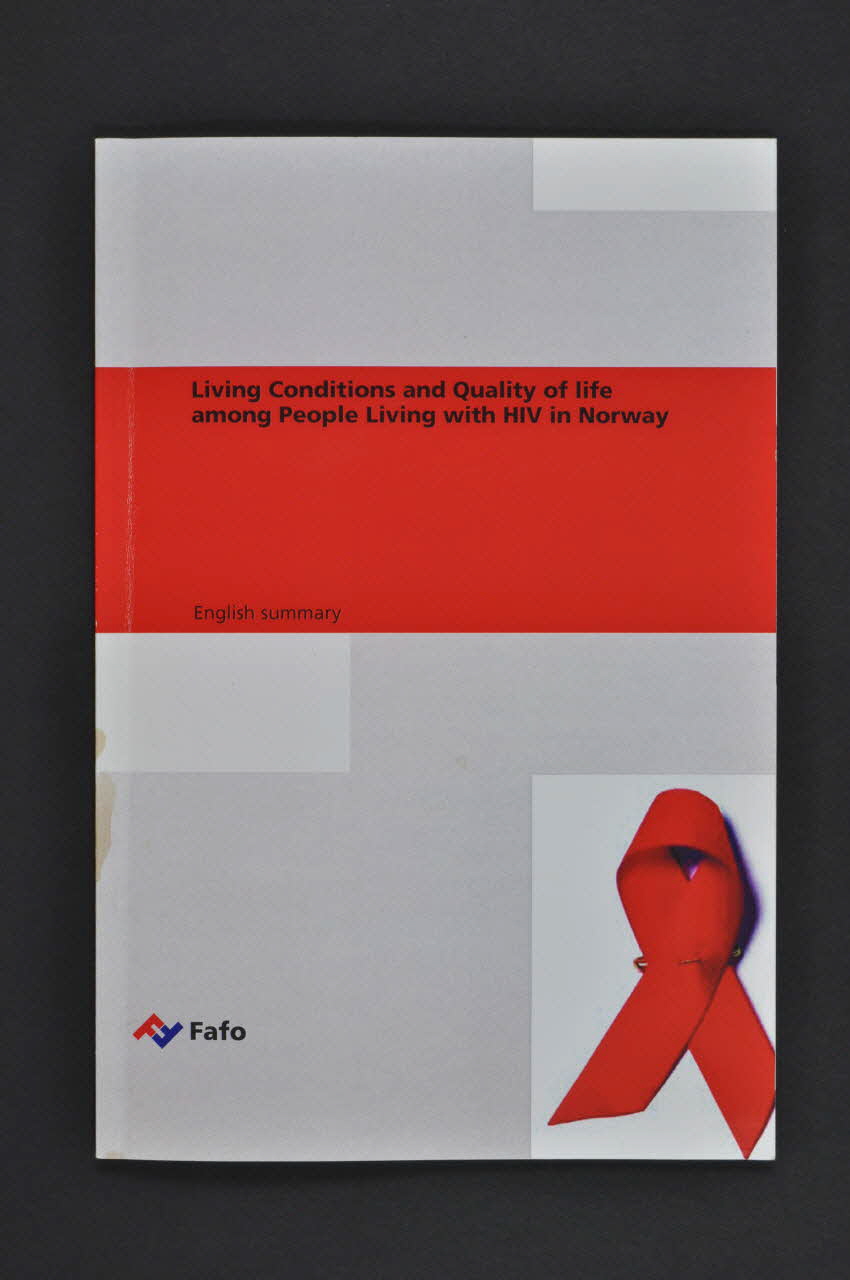 Pluss, Fafo BROCHURE "Living Conditions and Quality of life among People Living with HIV in Norway" Norvège 2004 2004.208.42 Photo Mucem