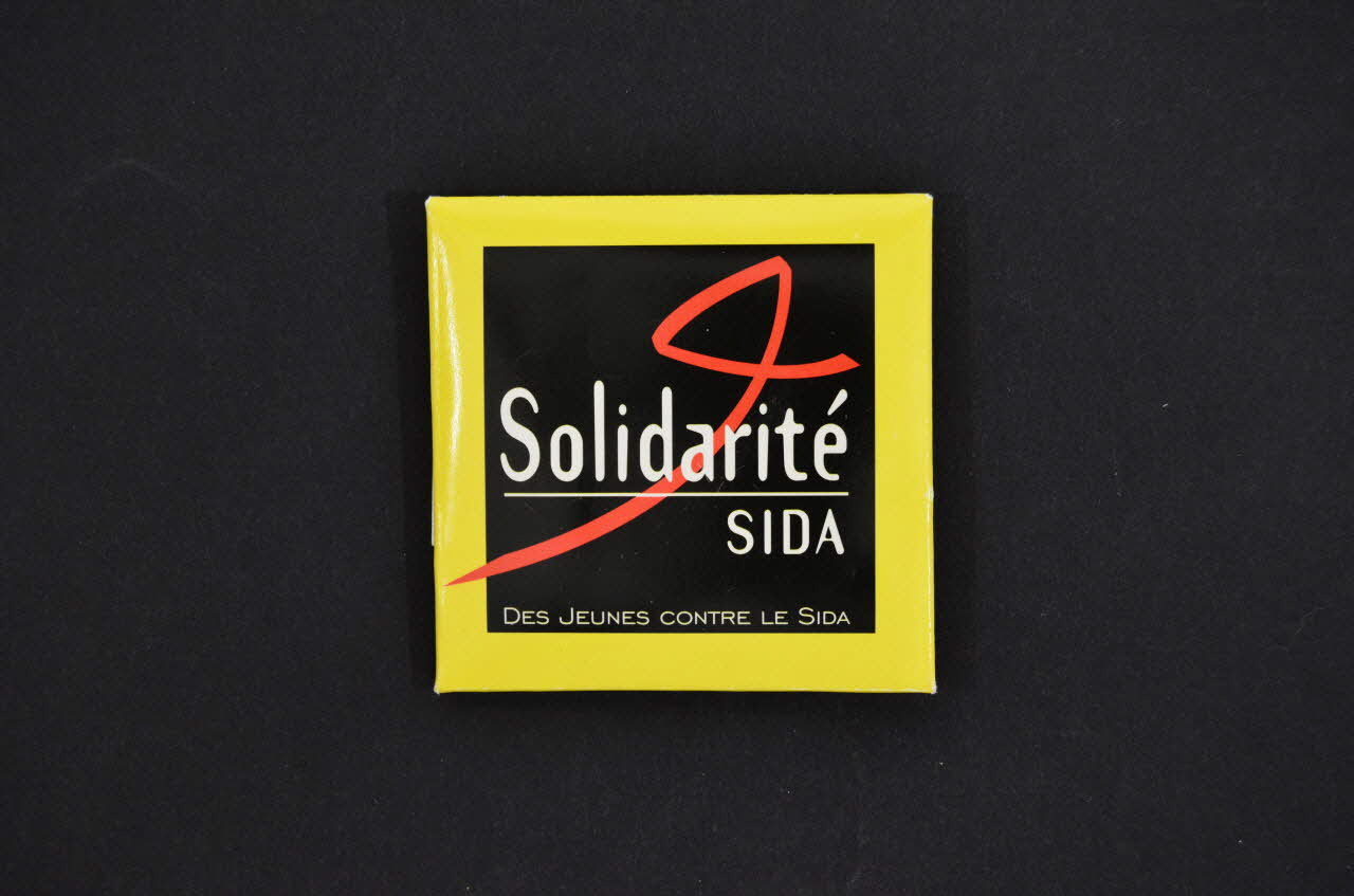 Soft, La Nuit Du Zapping, Solidarité Sida préservatif "Solidarité SIDA. Des jeunes contre le Sida" France 1999 2003.125.86.1-2  Photo Mucem