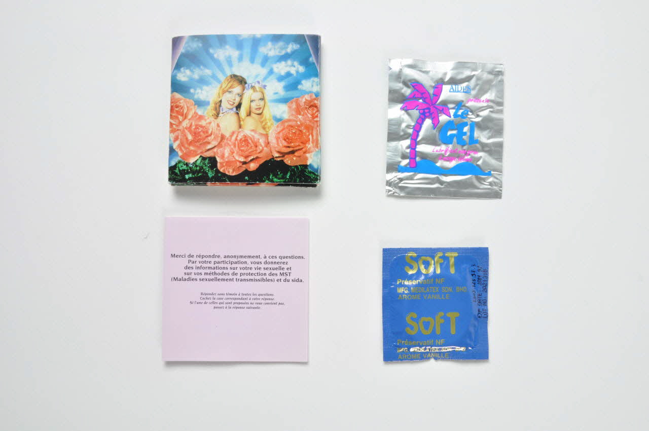 Afls, Radio Fg, Aides Emballage de préservatif "Sortez couverts avec FG" France 1993 2003.125.97.1-4 Photo Mucem