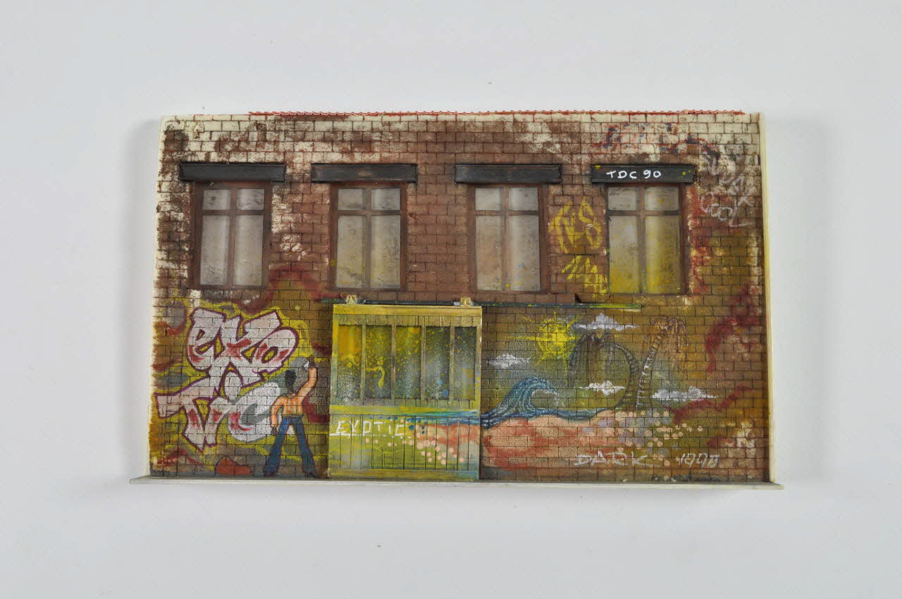 Dark maquette Maquette de mur graffé France 1990 2004.21.2 Photo Mucem