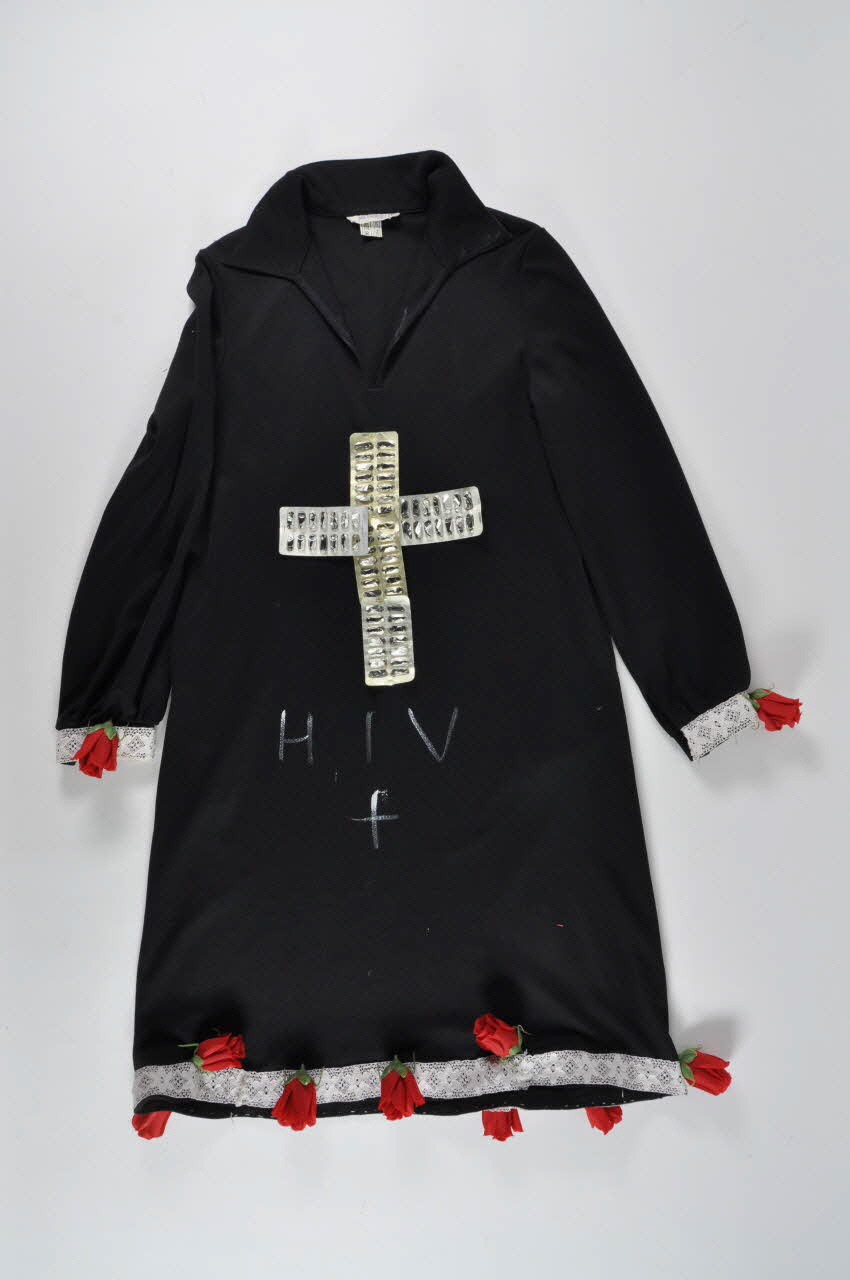 Soeurs de la Perpétuelle Indulgence - Couvent Atlantique Sud robe élément de costume de soeur Aquitaine, France 2002 2003.128.1 Photo Mucem