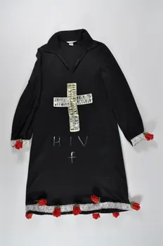 Soeurs de la Perpétuelle Indulgence - Couvent Atlantique Sud robe élément de costume de soeur Aquitaine, France 2002 2003.128.1 Photo Mucem