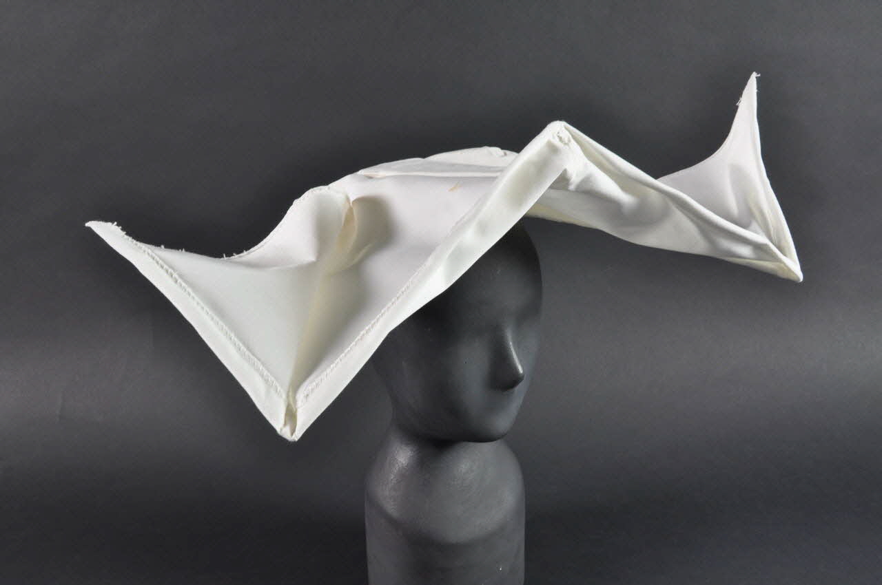 CORNETTE élément de costume de soeur 2003.128.3 Photo Mucem