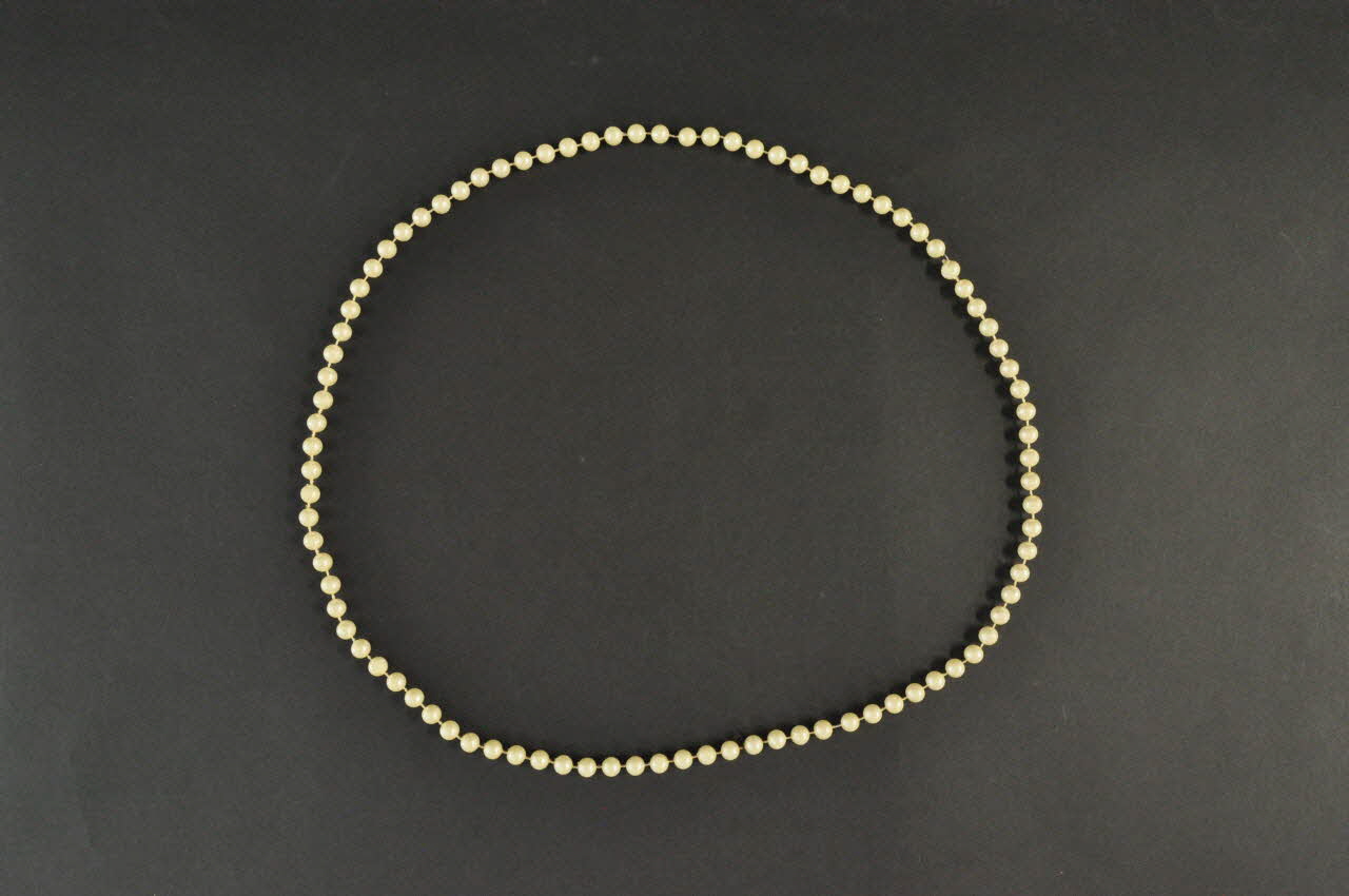 Soeurs de la Perpétuelle Indulgence - Couvent Atlantique Sud collier élément de costume de soeur Aquitaine, France 2002 2003.128.5 Photo Mucem