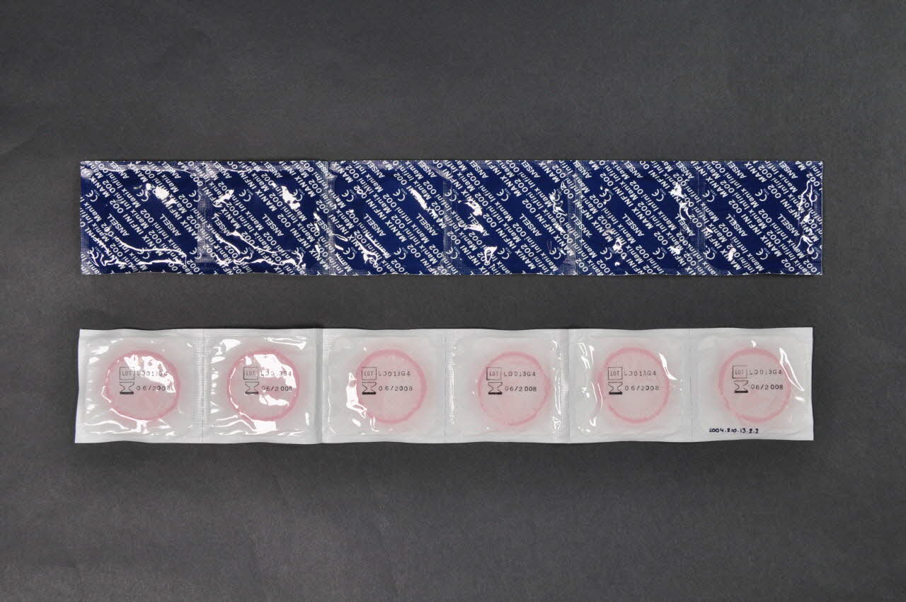 Manix; Etui de préservatif "Manix Infini 002. "(Boite horizontale) France 2004 2004.210.13.2.1-2 Photo Mucem