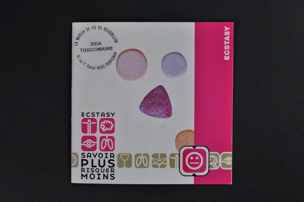 CFES / MILDT BROCHURE " Ecstasy. Savoir plus. Risquer moins. " France 2001/11 2003.129.22 Photo Mucem