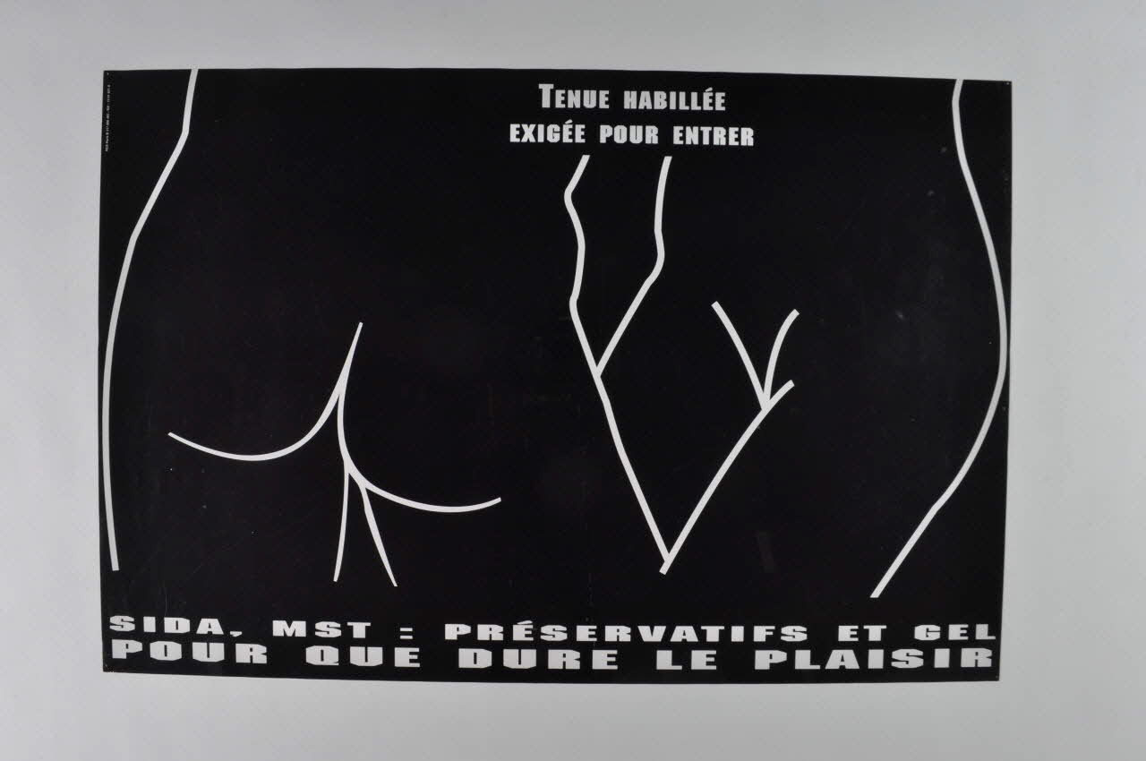 affiche "Tenue habillée exigée pour entrer" 2003.129.3 Photo Mucem