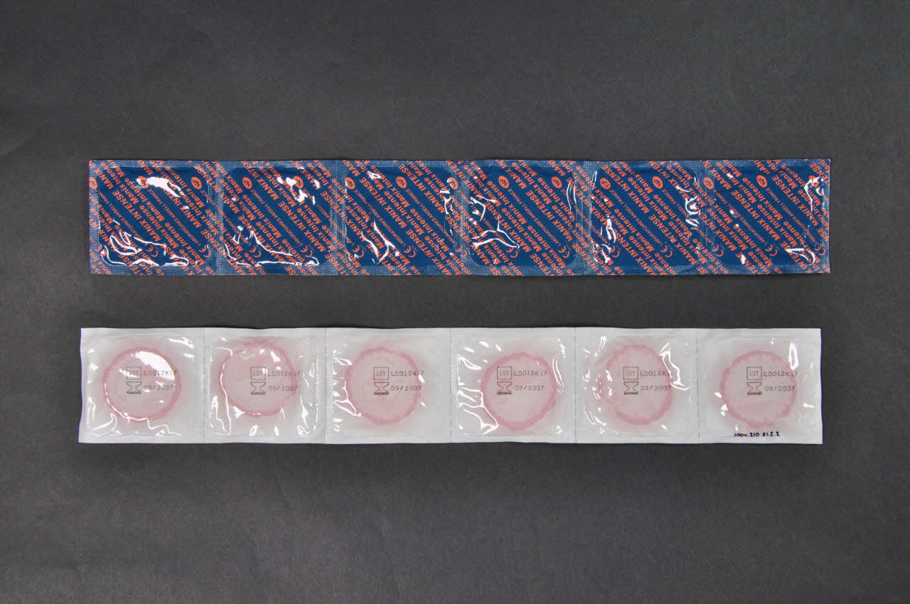 Manix; Etui de préservatif "Manix Intense" (Boite horizontale) France 2004 2004.210.21.2.1-2 Photo Mucem