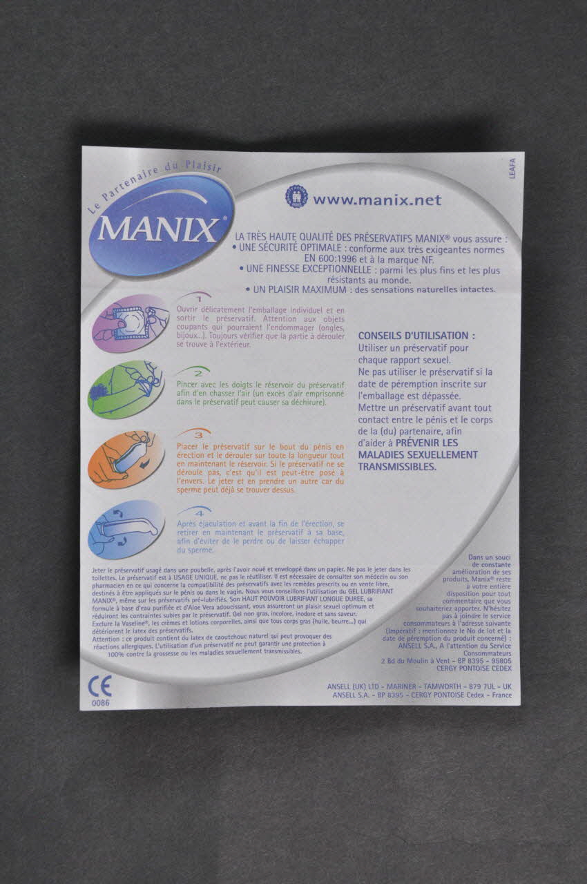 Manix; notice "Manix contact. Sensations intactes, enrichi en vanille (boite verticale) France 2004 2004.210.37.3 Photo Mucem