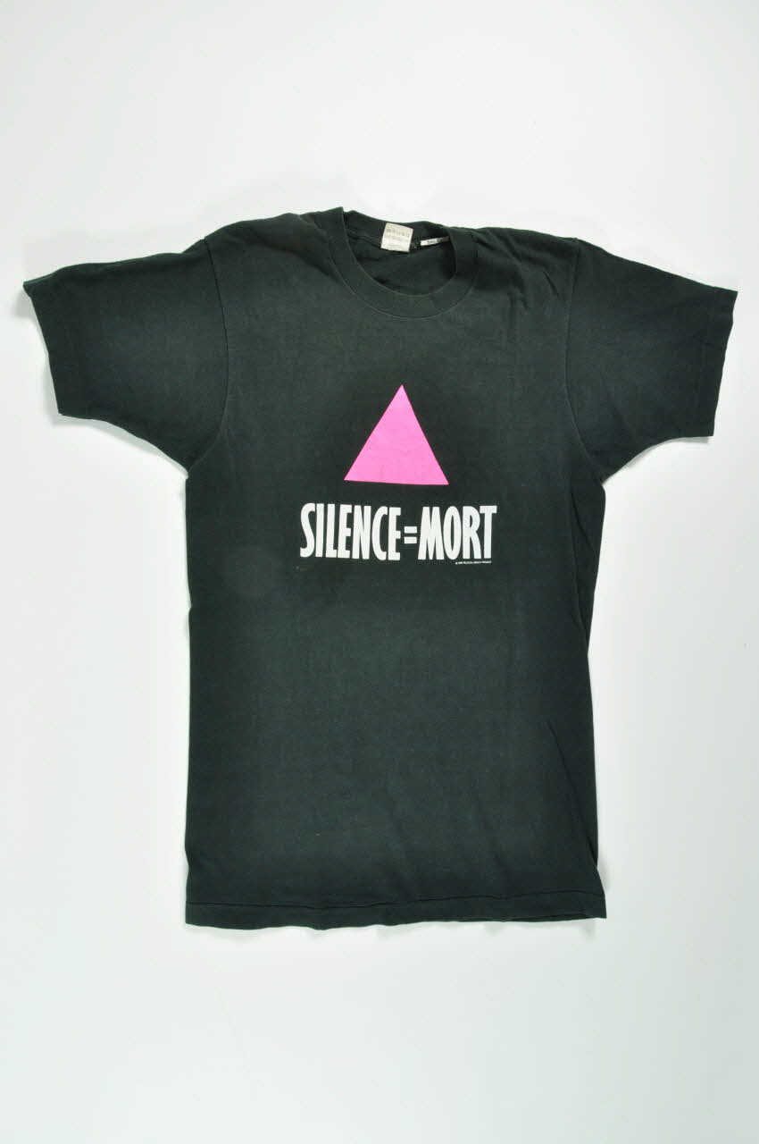 Act Up-Paris tee-shirt "Silence = Mort" 1989 Silence = death project Île-de-France, France 1989 2004.211.1 Photo Mucem