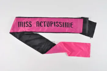 Echarpe "Miss Actupissime" 2004.211.13  Photo Mucem