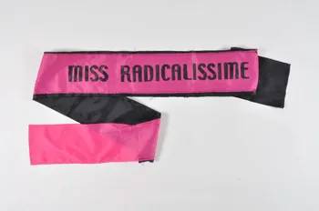 Echarpe "Miss Radicalissime" 2004.211.14  Photo Mucem