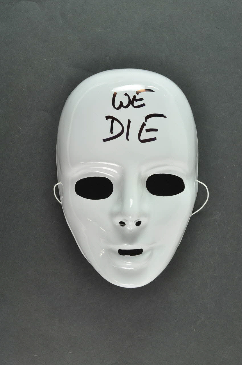 Act Up Paris Et Collectif Associatif masque France 2002 2004.211.38.4 Photo Mucem