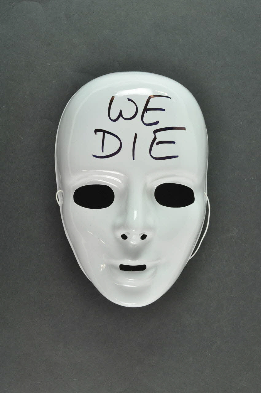 Act Up Paris Et Collectif Associatif masque France 2002 2004.211.38.5 Photo Mucem