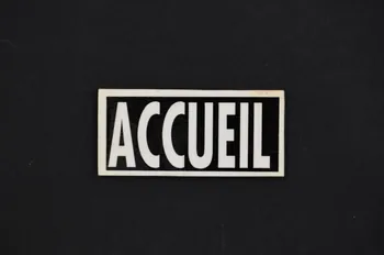 badge "Accueil" 2004.211.49  Photo Mucem