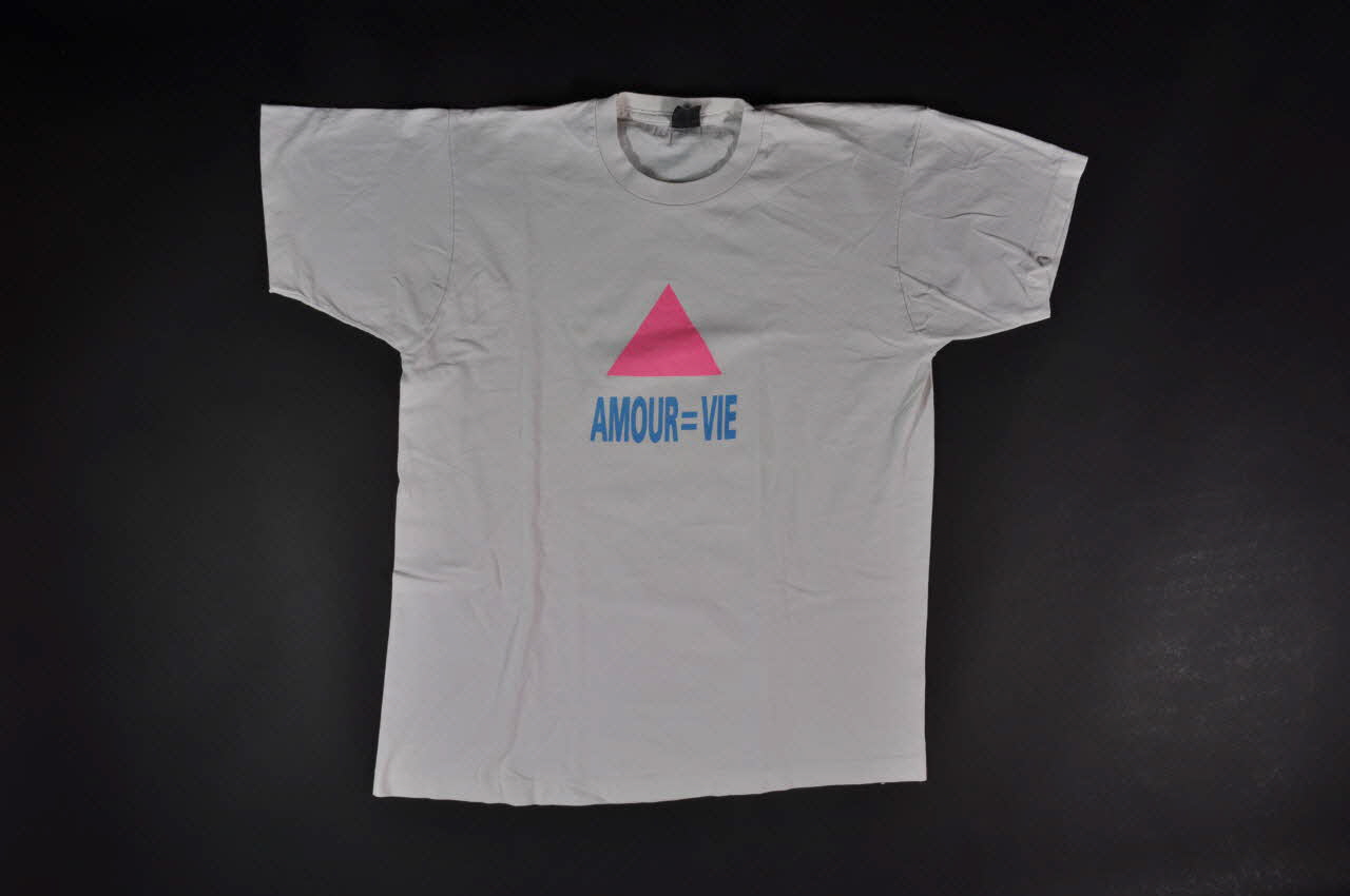 tee-shirt "Amour = vie" 2004.211.8 Photo Mucem