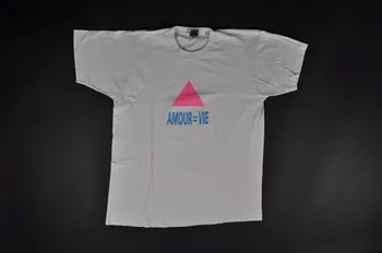 tee-shirt "Amour = vie" 2004.211.8  Photo Mucem