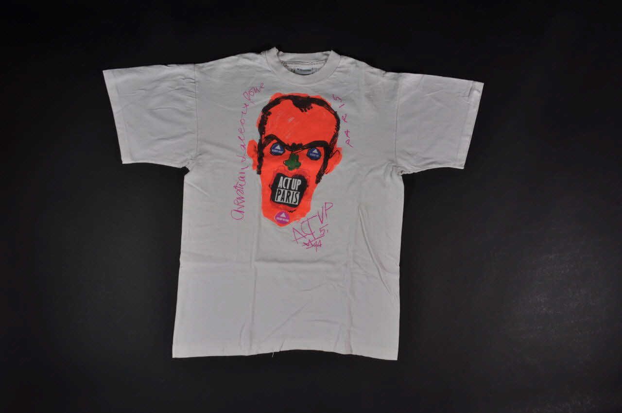 Act Up-Paris, Christian Lacroix tee-shirt "Act Up Paris : Christian Lacroix' France Paris 1994 2004.211.9 Photo Mucem