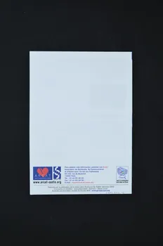 Association pour la Recherche, la Communication et les Actions pour l'Accès aux Traitements (ARCAT) Dépliant "Ficha social n°8 Apertura de los derechos y tarjeta vital" (Ouverture des droits et carte vitale) France 2003/12 2005.253.13 Photo Mucem