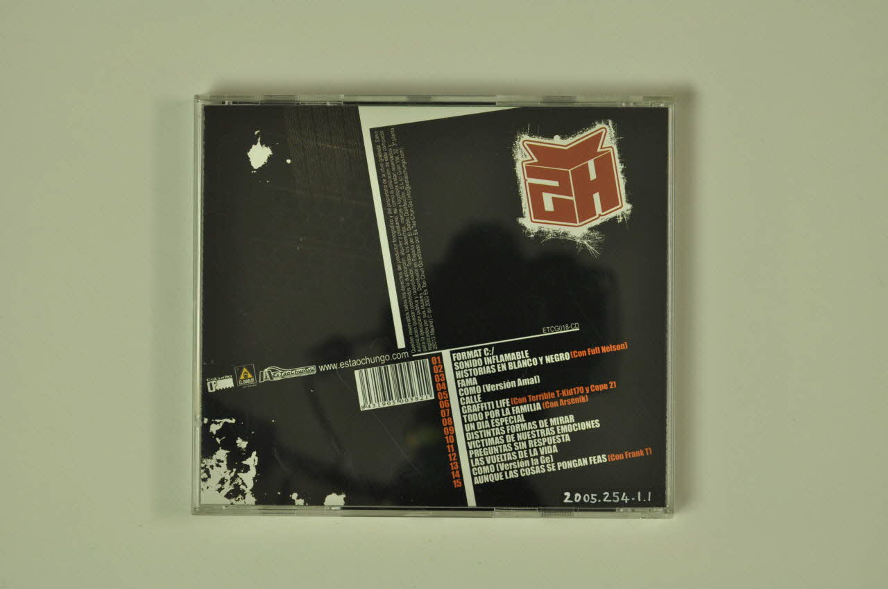 Doshermanos DISQUE COMPACT Disque du groupe de rap Doshermanos Catalogne, Espagne 2003 2005.254.1.1-3 Photo Mucem